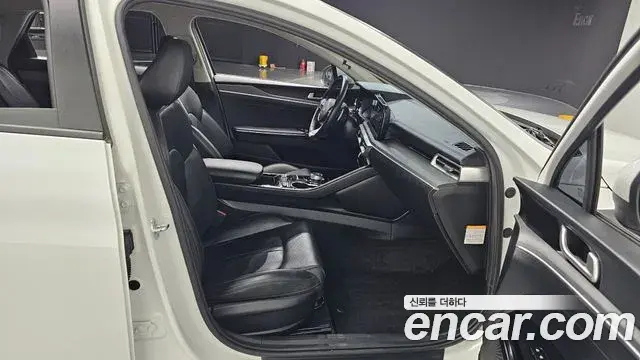 Kia K5 2021 — ფოტო 4/20