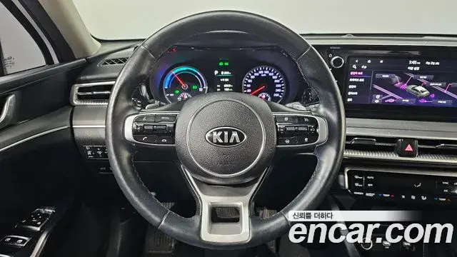 Kia K5 2021 — ფოტო 16/20