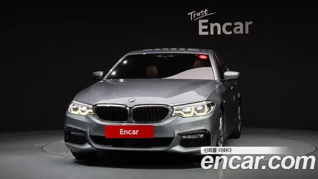 BMW 5 Series 2018 — ფოტო 1/20