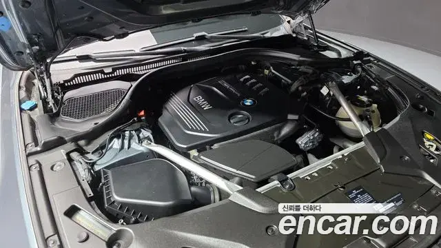 BMW 5 Series 2018 — ფოტო 4/20