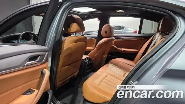 BMW 5 Series 2018 — ფოტო 9/20