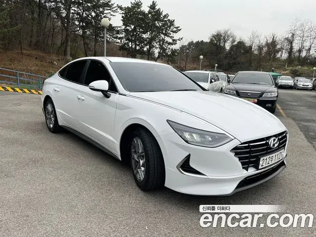 Hyundai Sonata Hybrid 2019 — Photo 16/20