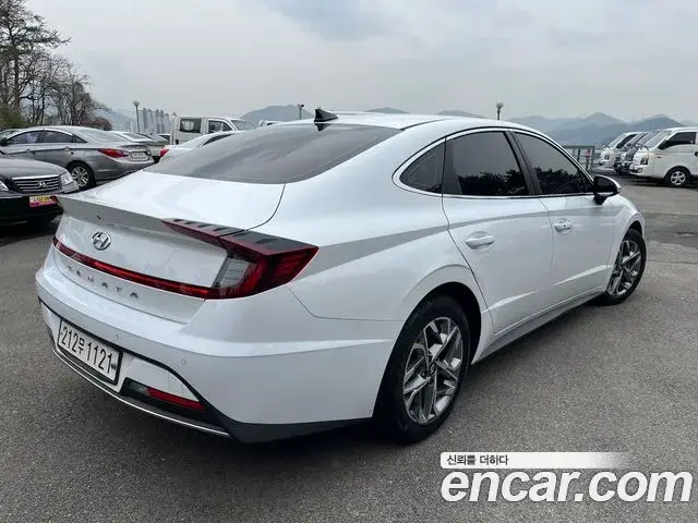 Hyundai Sonata Hybrid 2019 — Photo 7/20