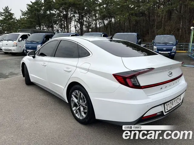 Hyundai Sonata Hybrid 2019 — Photo 11/20