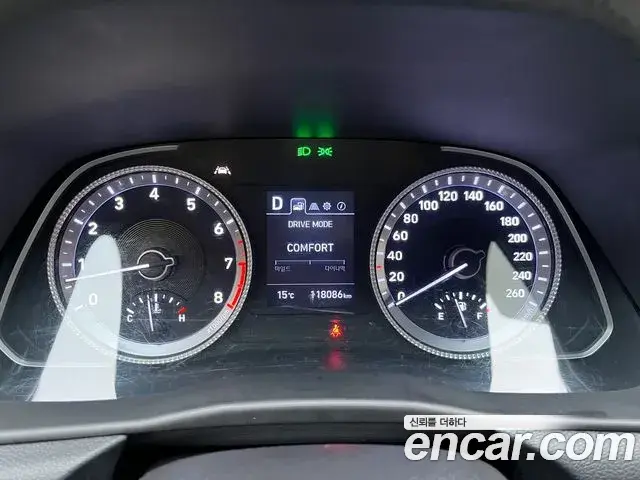 Hyundai Sonata Hybrid 2019 — Photo 19/20