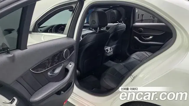 Mercedes-Benz C-Class 2018 — Şəkil 9/36