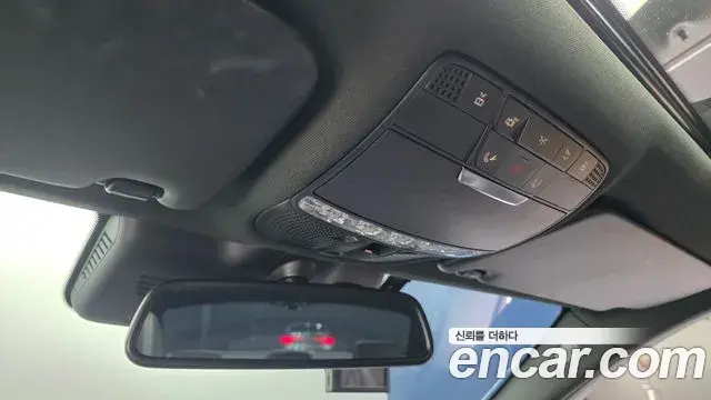 Mercedes-Benz C-Class 2018 — Şəkil 10/36