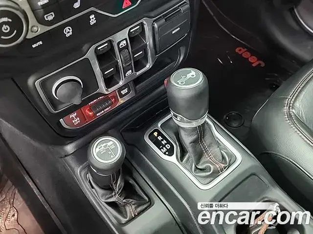 Jeep Wrangler 2018 — Photo 16/18