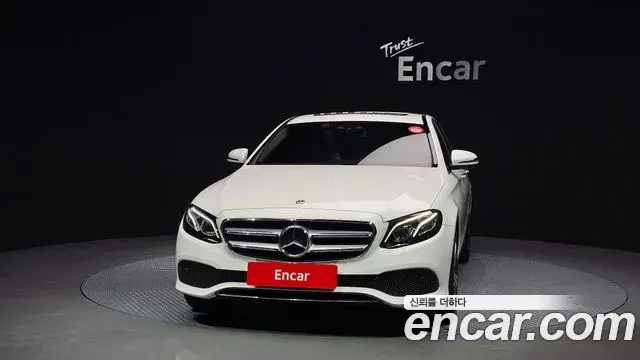 Mercedes-Benz E-Class 2018 — Şəkil 12/20