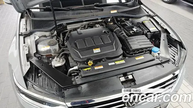 Volkswagen Passat GT 2022 — Şəkil 23/34