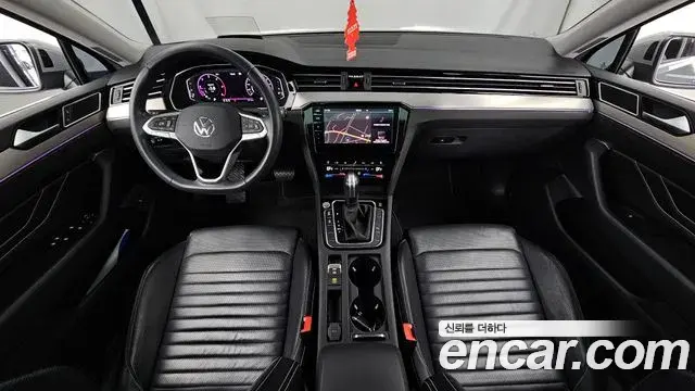 Volkswagen Passat GT 2022 — Şəkil 9/34