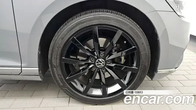 Volkswagen Passat GT 2022 — Şəkil 24/34
