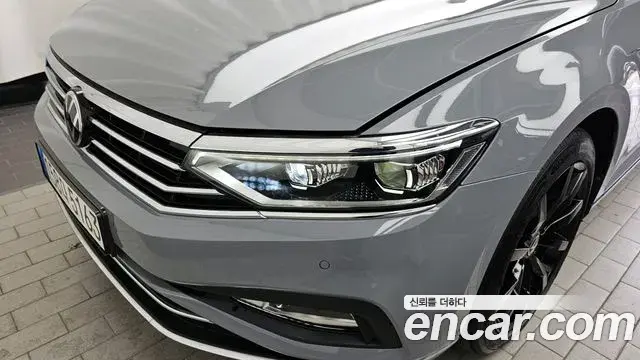 Volkswagen Passat GT 2022 — Şəkil 30/34