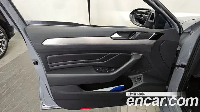 Volkswagen Passat GT 2022 — Şəkil 20/34