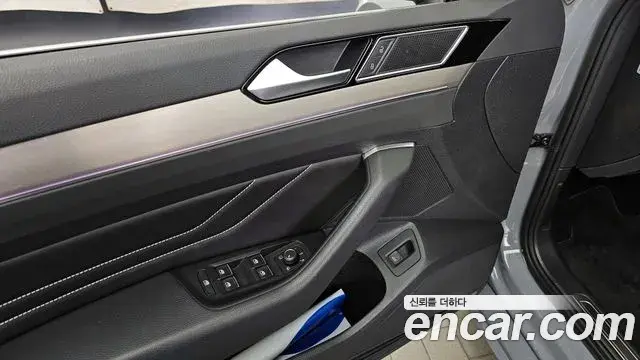 Volkswagen Passat GT 2022 — Şəkil 16/34