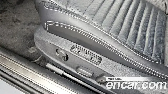 Volkswagen Passat GT 2022 — Şəkil 33/34