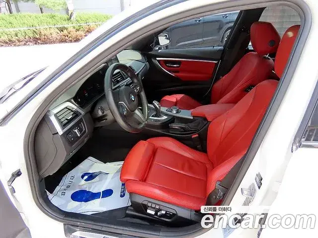 BMW 3 Series 2018 — Photo 14/20
