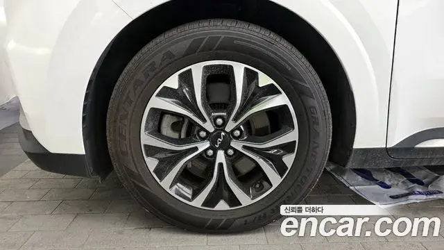 Kia Carnival 2022 — Фото 4/20