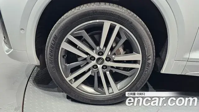 Audi Q5 2022 — ფოტო 6/33