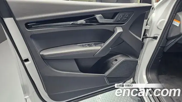 Audi Q5 2022 — ფოტო 33/33