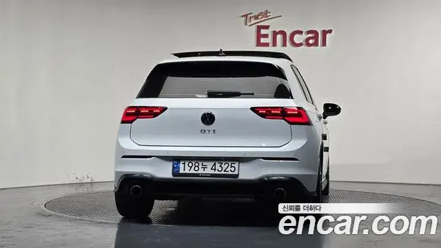 Volkswagen Golf 2024 — ფოტო 6/34