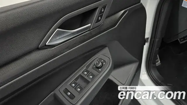 Volkswagen Golf 2024 — ფოტო 19/34