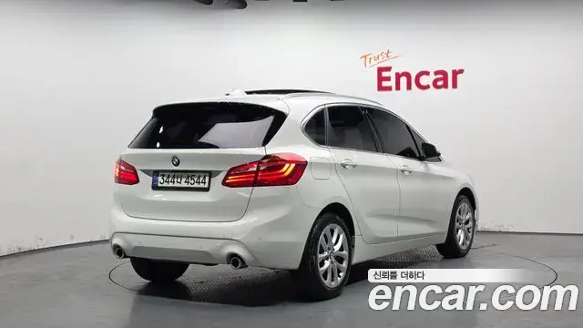 BMW 2 Series Active Tourer 2019 — Фото 2/20