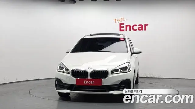BMW 2 Series Active Tourer 2019 — Фото 3/20