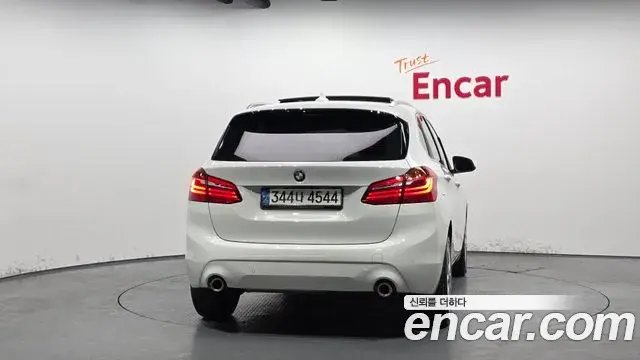 BMW 2 Series Active Tourer 2019 — Фото 4/20