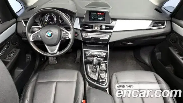 BMW 2 Series Active Tourer 2019 — Фото 7/20