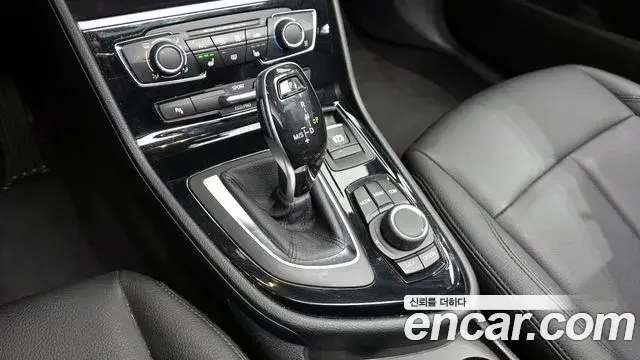 BMW 2 Series Active Tourer 2019 — Фото 9/20