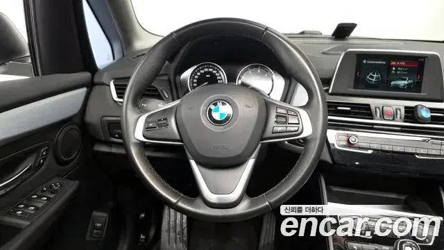 BMW 2 Series Active Tourer 2019 — Фото 12/20