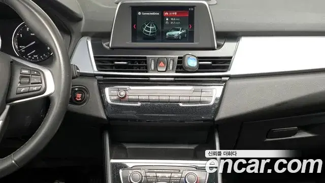 BMW 2 Series Active Tourer 2019 — Фото 13/20