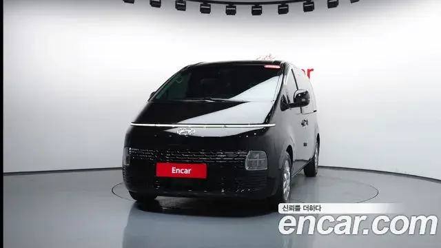 Hyundai Staria 2024 — Photo 30/35