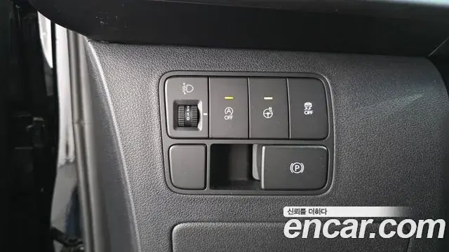 Hyundai Staria 2024 — Photo 2/35