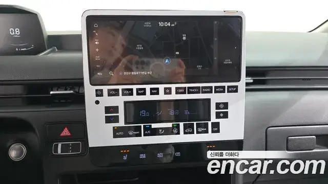 Hyundai Staria 2024 — Photo 3/35