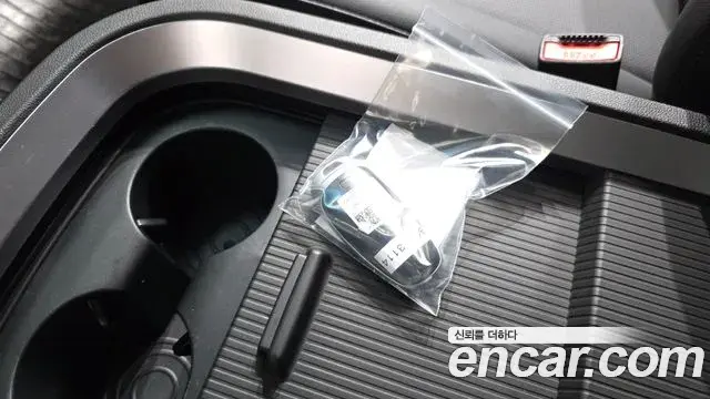 Hyundai Staria 2024 — Photo 27/35