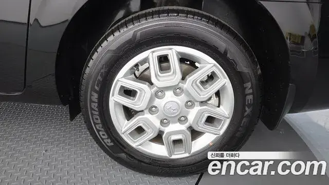 Hyundai Staria 2024 — Photo 12/35