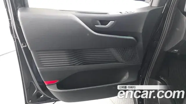 Hyundai Staria 2024 — Photo 14/35