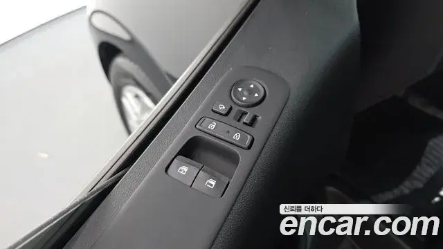 Hyundai Staria 2024 — Photo 25/35