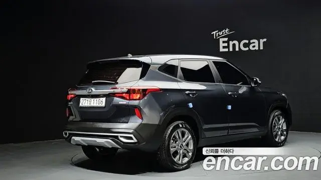 Kia Seltos 2021 — ფოტო 16/33