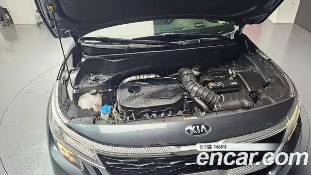 Kia Seltos 2021 — ფოტო 15/33