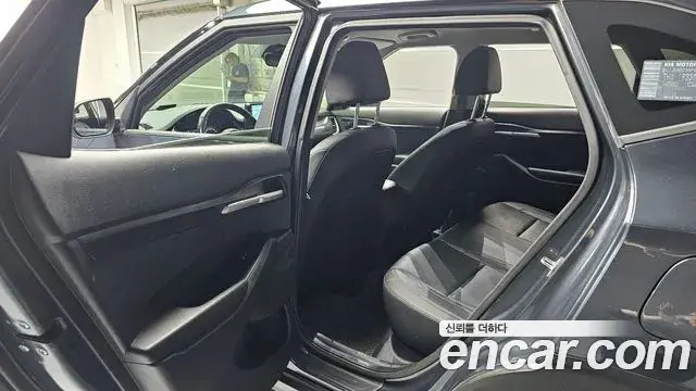 Kia Seltos 2021 — ფოტო 5/33