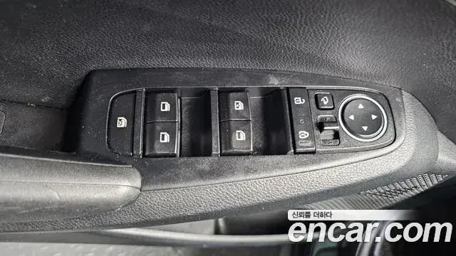 Kia Seltos 2021 — ფოტო 27/33