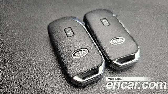 Kia Seltos 2021 — ფოტო 17/33