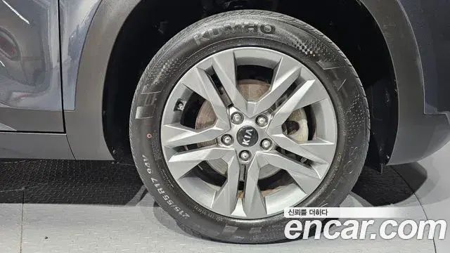 Kia Seltos 2021 — ფოტო 29/33