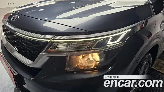 Kia Seltos 2021 — ფოტო 19/33