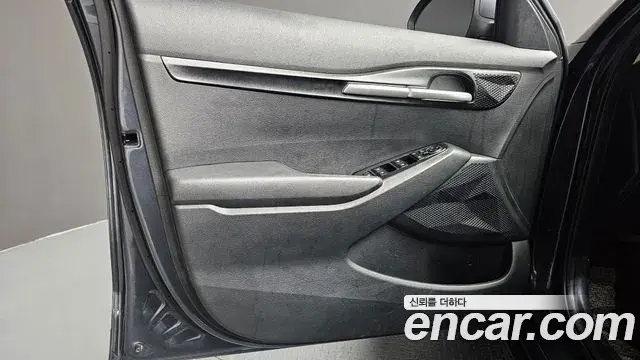 Kia Seltos 2021 — ფოტო 25/33