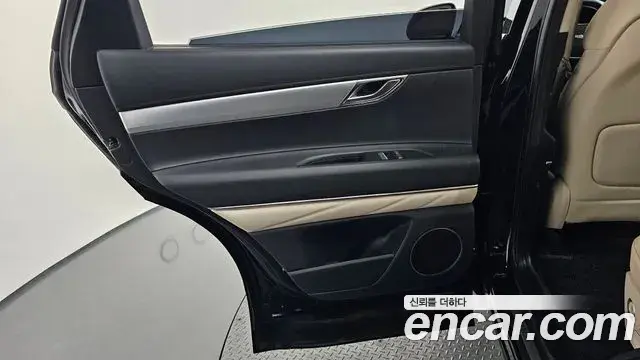Genesis GV80 2020 — ფოტო 25/41