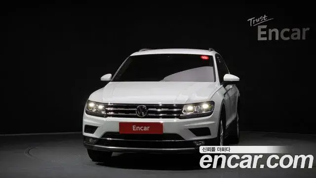 Volkswagen Tiguan 2020 — ფოტო 12/20